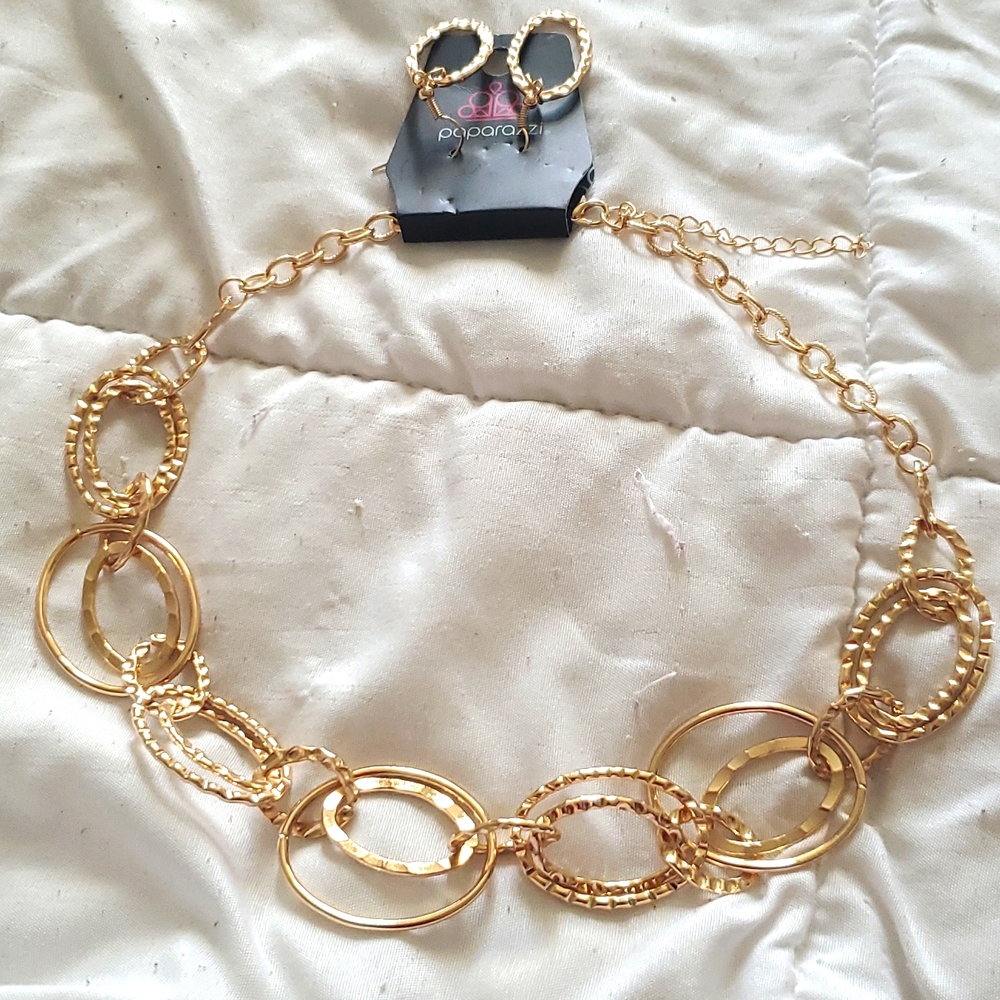 Paparazzi Gold Fashion Necklace and Earrings